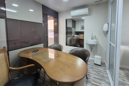 Sala comercial para venda ou locação na Brig.ís Antônio entre Paulista e Parque do Ibirapuera, 70 m², duas vagas de garagem