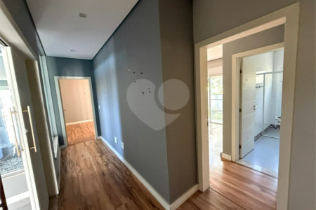 Casa alto padrão condomínio fechado em Atibaia com 4 suítes e ampla área de lazer, espaço gourmet, piscina, 6 vagas garagem