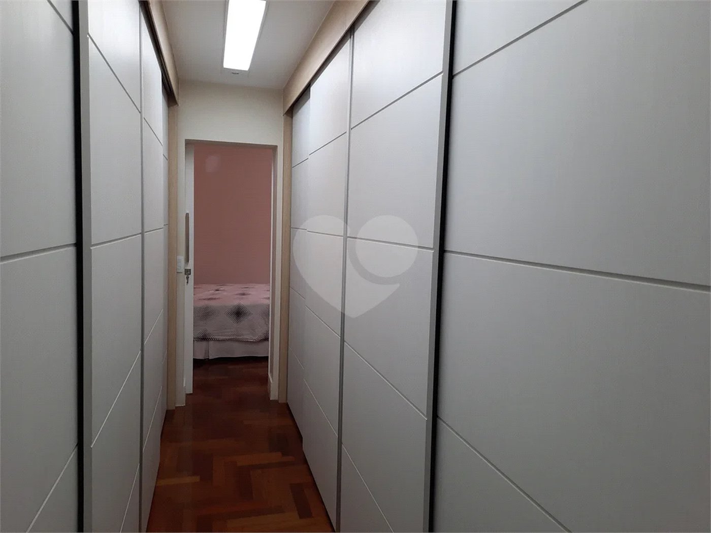 casa térrea na Vila Romana, 07 vagas de garagem, 4 quartos,, sendo 1 suíte amplo quintal.