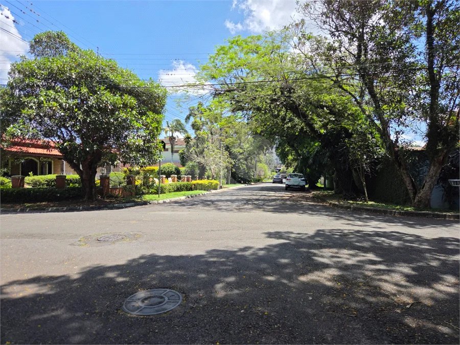 Em bairro nobre está o seu maravilhoso lote em Atibaia, Venha conhecer.