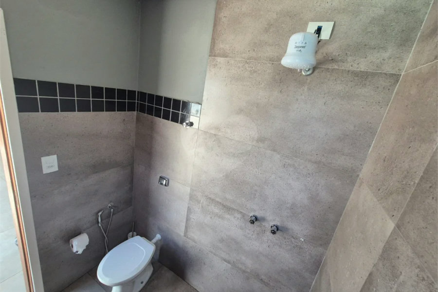 Dois imóveis em um terreno de 300 m² (12 x 25) - Com acesso independente
