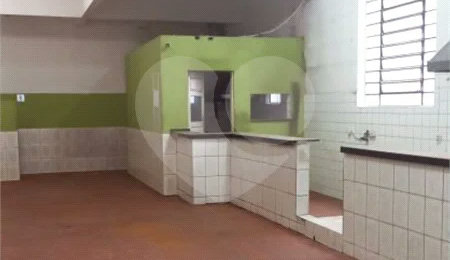 Aluga-se Salão Comercial de 150 m² no Jabaquara — Excelente Oportunidade!