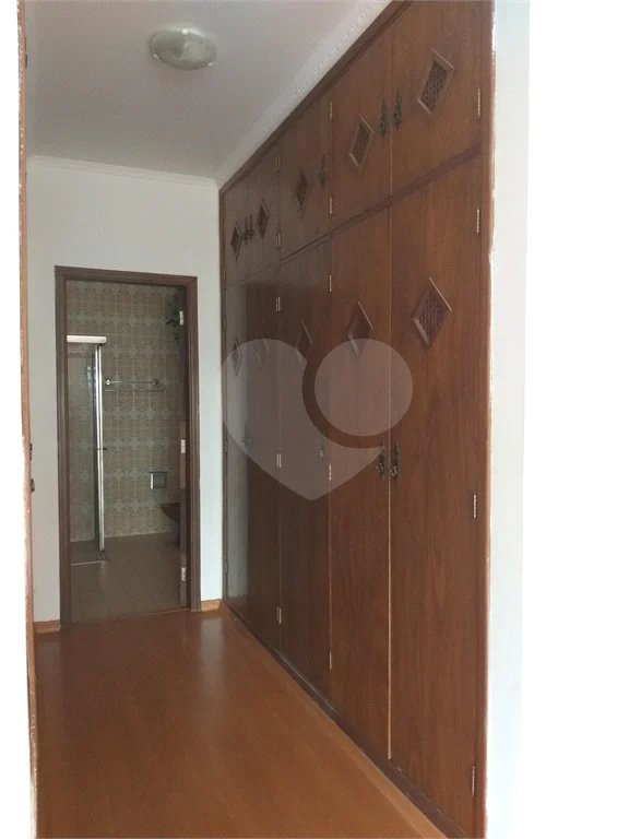 Casa à venda com 4 quartos, sendo 1 suíte,  no Centro, Vinhedo, SP