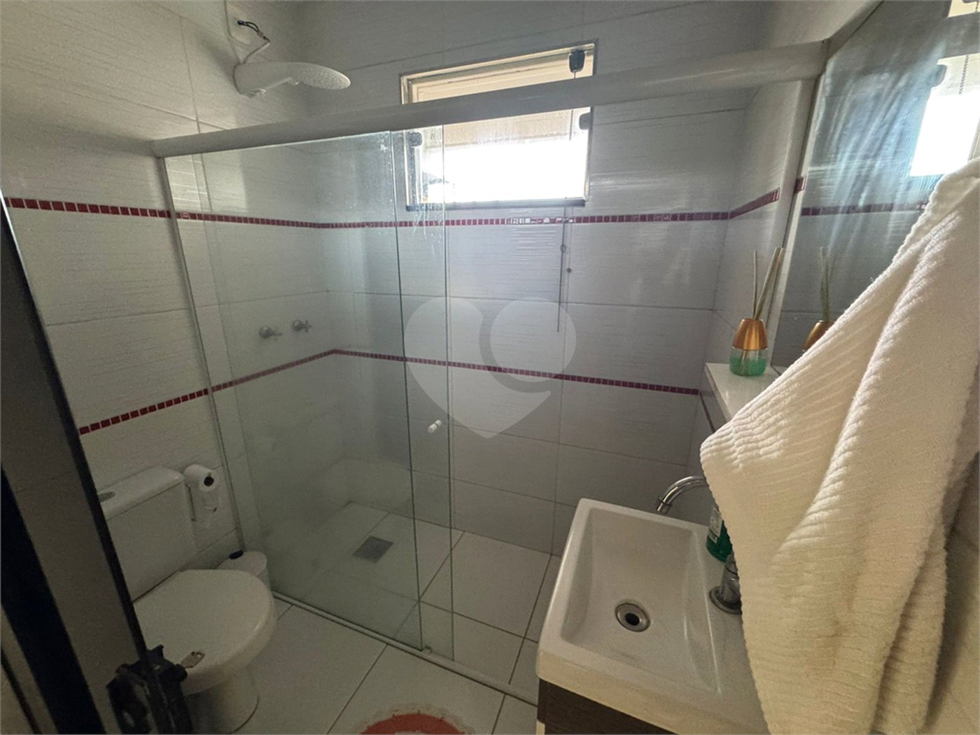 Sobrado á venda com Edícula, no Jardim Embaré, em São Carlos-SP.
