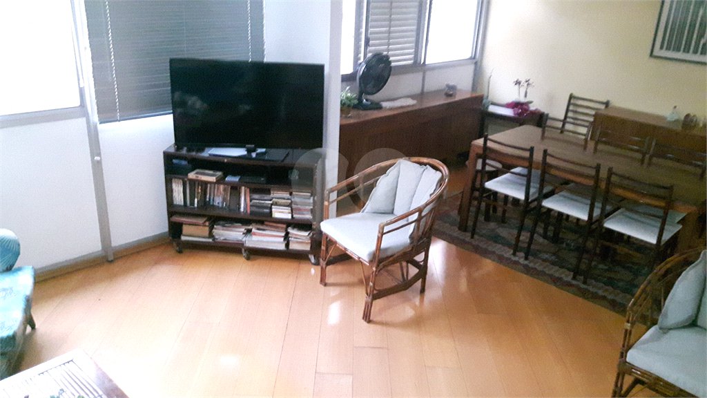 Apartamento de 2 quartos à venda perto do Metrô Paraíso! Excelente localização!