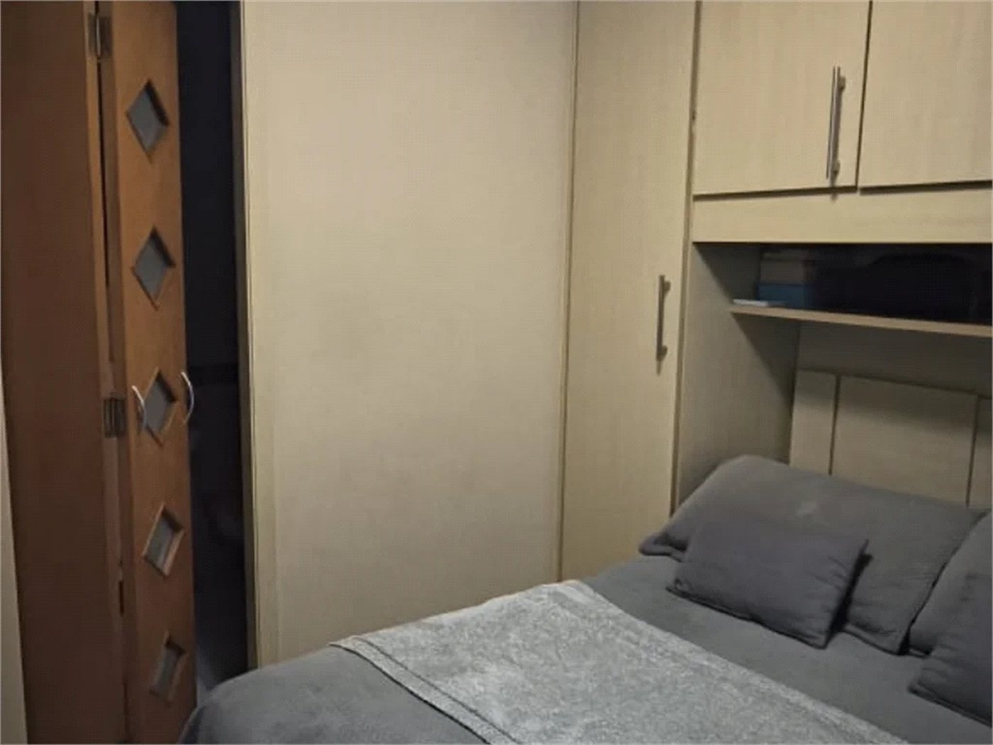 Oportunidade Imperdível: Conforto e Vista Privilegiada! ?Localizado estrategicamente em frente ao Tietê Plaza Shopping, este apartamento é o equilíbrio perfeito entre sofisticação e praticidade. 75m2 Área Útil com 3 Dorms , sendo 1 suite , com VAGA LIVRE DEMARCADA .