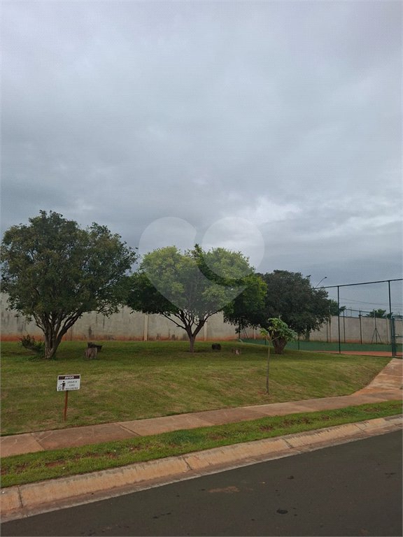 Terreno à venda no Condomínio Jardim Villa Sapezal, em Indaiatuba (Chácara Alvorada) — R$ 580.000,00 - Terreno com 360m² de área total (12x30), o terreno é plano e está localizado na entrada do condominio,O Jardim Villa Sapezal conta com infraestrutura completa, ruas largas e pavimentadas, portaria