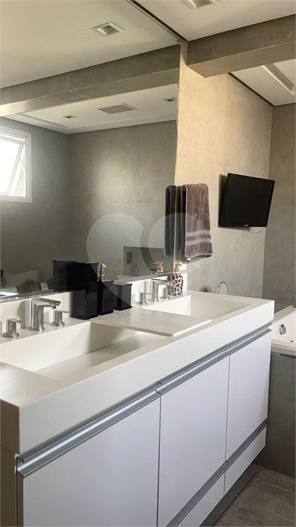 Apartamento na Mooca com 204 m² com vista maravilhosa, sendo 3 suítes e 4vagas.