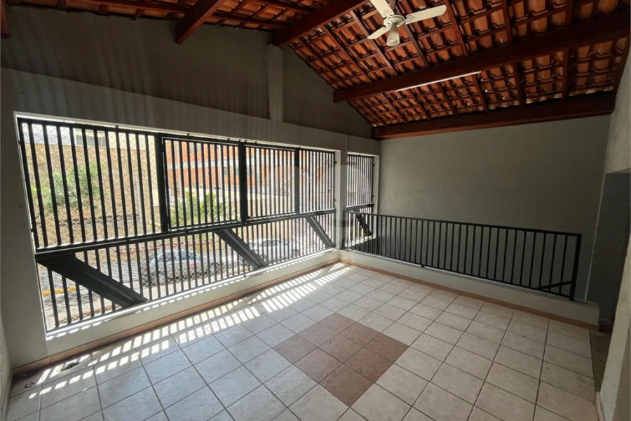 Casa Assobradada à Venda – Conforto, Excelente Acabamento e Localização Central
