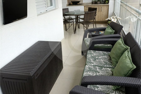 Apartamento na Região da Mooca. Excelente Localização com 3 Dormitórios sendo 1 Suíte e 2 Vagas de Garagem
