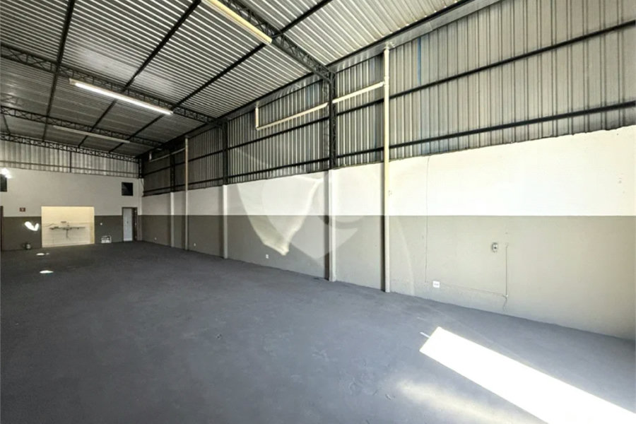 Salão Comercial para alugar no Bairro Água Branca