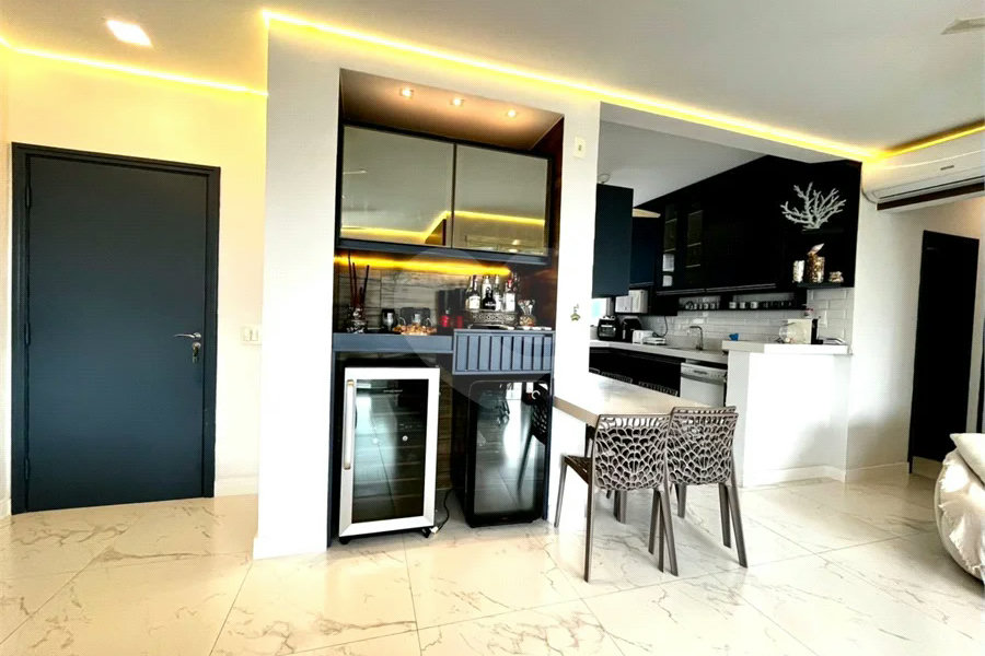 Apartamento à venda com 3 quartos, sendo 1 suíte,  em Riviera de São Lourenço, Bertioga, SP