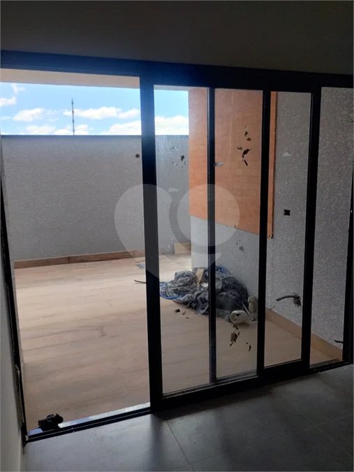 Casa em Atibaia com 3 dormitórios (1 suíte), sala 2 ambientes, piscina, 2 vagas de garagem, aceita financiamento
