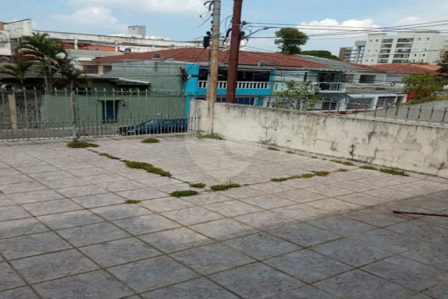 Exccelente imóvel totalmente reformado com 03 Dormts, 01 Suíte e 02 vagas.