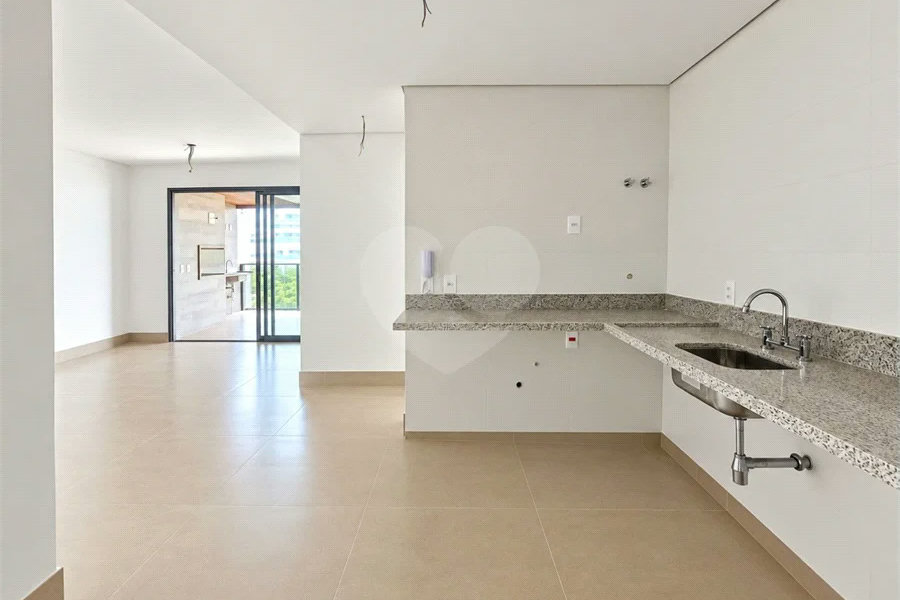 Apartamento à venda com 3 quartos, sendo 1 suíte, em Riviera de São Lourenço, Bertioga, SP