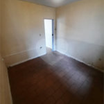 Jardim Morada do Sol- casa de vila- frente- sem vaga de garagem,(garagem pra moto,) - 1 dormitório, wc, cozinha, lavanderia - R$ 1000,00- com iptu- aceita 03 caução, fiador, 08 titulo de capitalização, obs - água e energia compartilhada, Ótima localização, próxima ao distrito i