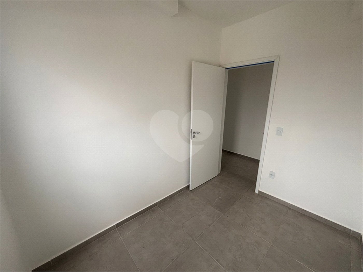 Apartamento á venda na região do Vila Prado.