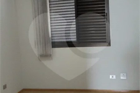 Apartamento Espaçoso com 4 Dormitórios, Suíte e Varanda no Jardim Paris