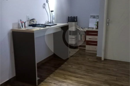 Sobrado à venda com 5 quartos, sendo 3 suítes, em Residencial Jatobás, Louveira, SP