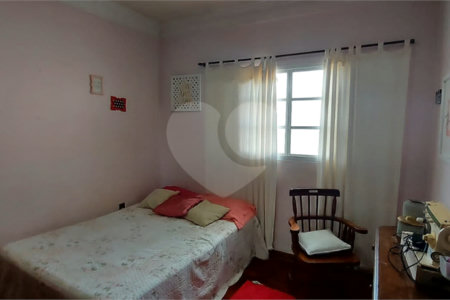 Casa à venda com 5 quartos, sendo 1 suíte, em Jardim Santa Paula, São Carlos, SP