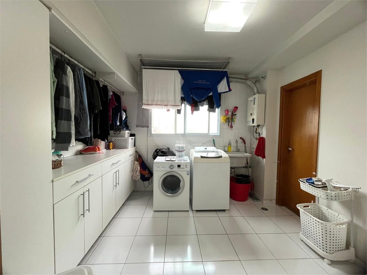 Apartamento á venda com 200m² - Bosque da Saúde