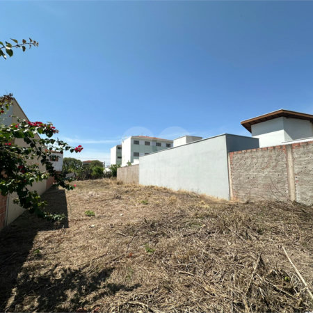 Terreno a venda na Vila Brasília