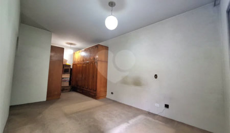 Apartamento com 130 m² , Bairro Saúde