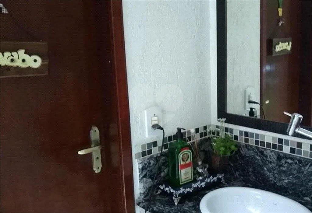 Sobrado à venda com 3 quartos, sendo 1 suíte, em Artur Alvim, São Paulo, SP