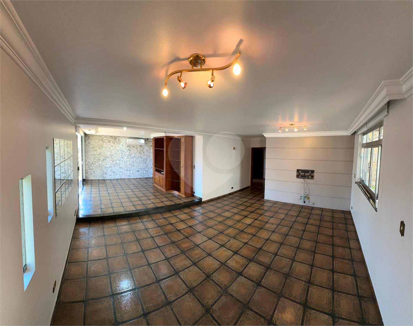 Casa à Venda no Bosque da Saúde com 271m², 3 Dormitórios, 1 Suíte e 4 Vagas