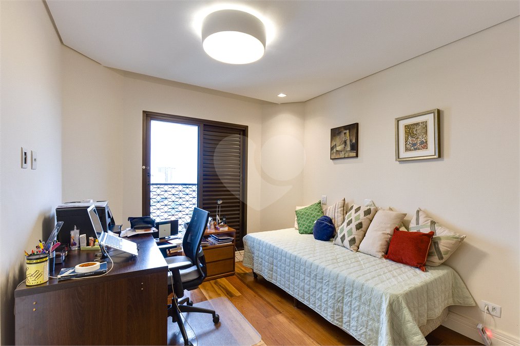 Apartamento à venda com 3 quartos, sendo 2 suítes, em Campo Belo, São Paulo, SP