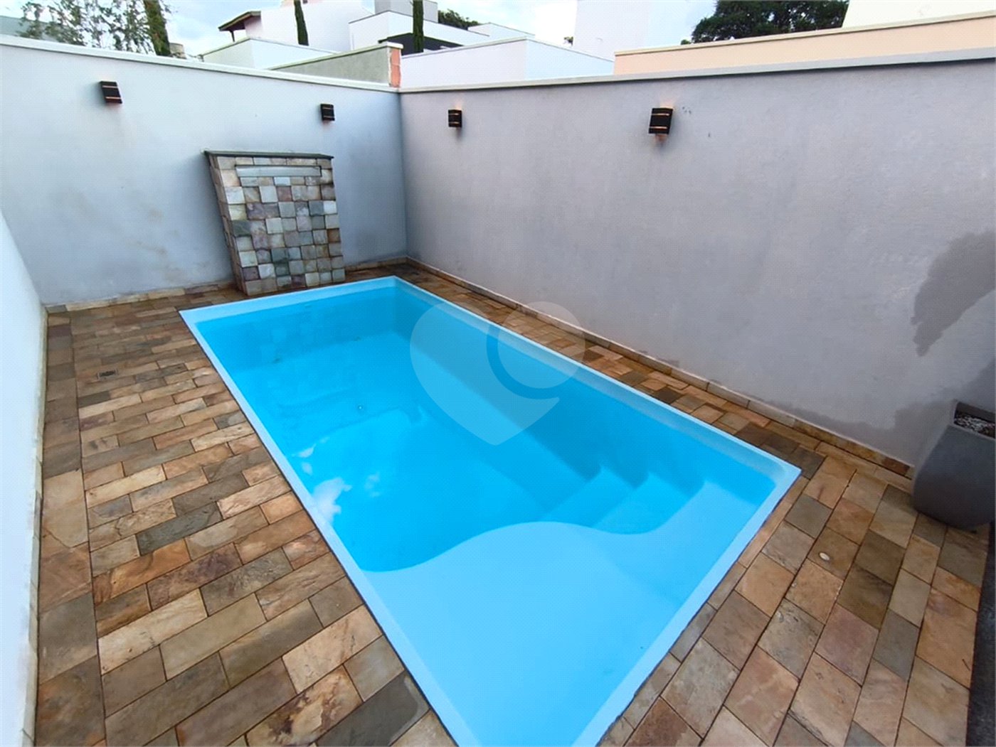 Casa 3 quartos 3 suítes Faixa Azul com piscina aquecida