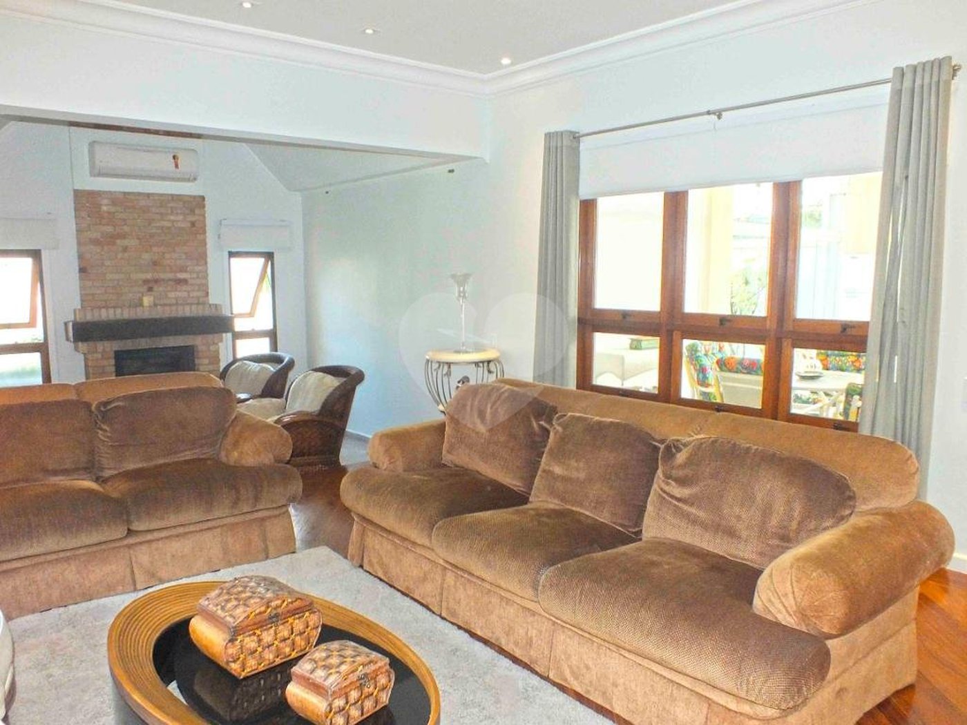 Casa à venda com 5 suítes no condomínio Vilaggio Monte Alegre, São Paulo - SP