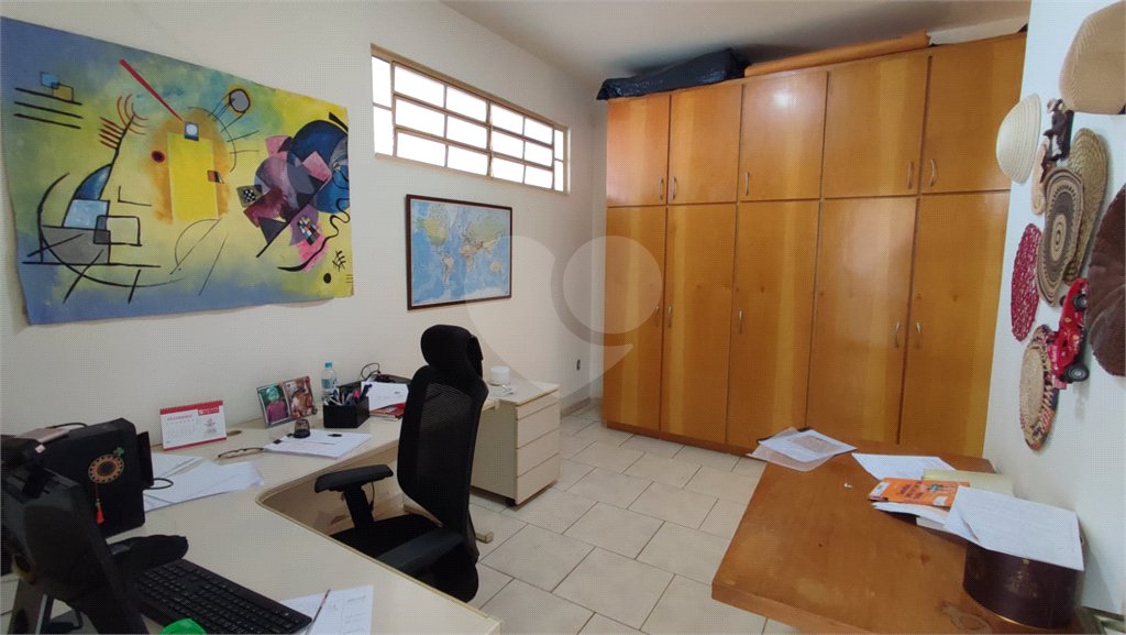 Casa à Venda de 3 dormitórios em São Carlos, no bairro Parque Santa Marta