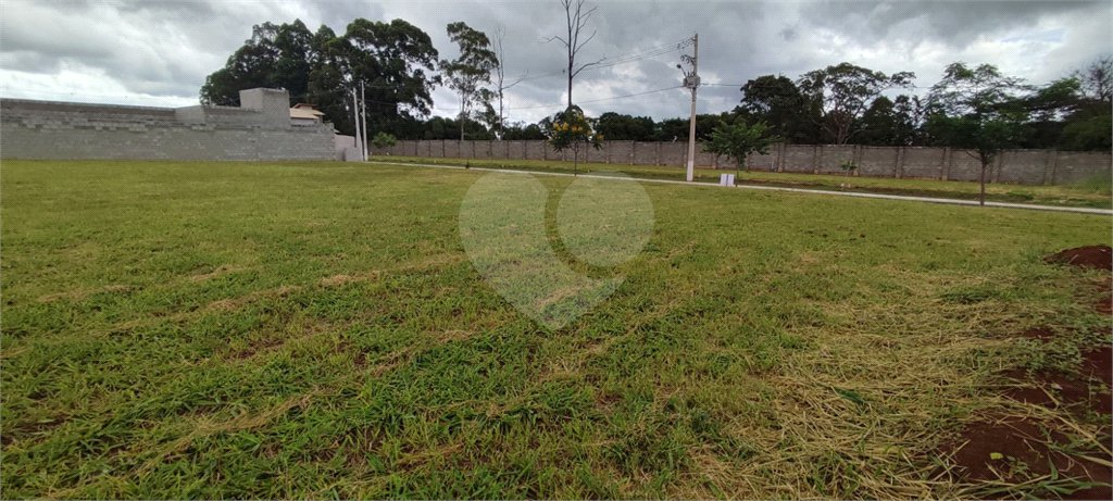 Terreno à Venda em São Carlos, no bairro Residencial Samambaia