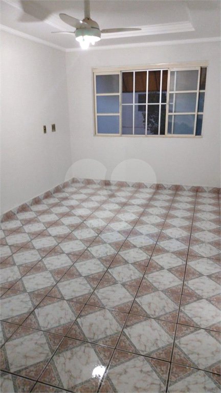 Apartamento com 2 dormitórios.