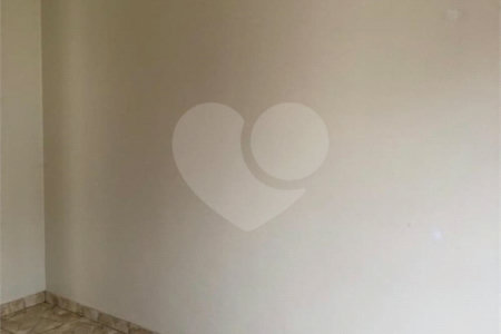 Casa térrea no Condomínio Moradas II .