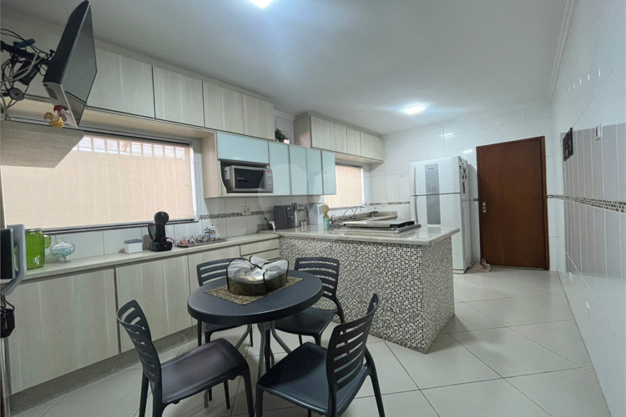 Sobrado a venda com 3 dormitórios sendo 3 suítes e 2 vagas nas Palmas do Tremembé