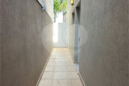 Indaiatuba- Villagio de Itaici- Venda - terreno 150,00 ms - construida 144, 15 ms - 3 dorms, 1 suite, sala, cozinha, wc - R$ 999.900,00 -Área de lazer conta com: Salão de festas - Piscina - Clube - Playground - Academia completamento bancário. Imóvel locado em setembro 2024, venda para investidor,