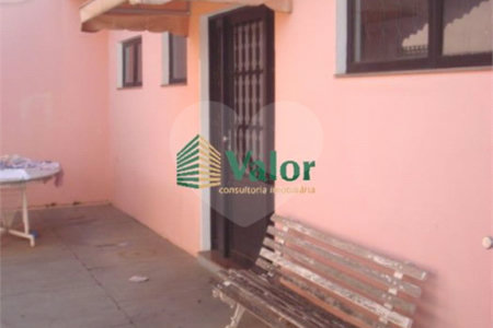 Casa com Edícula