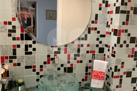 Apartamento à venda na Chácara Santo Antônio, 4 quartos