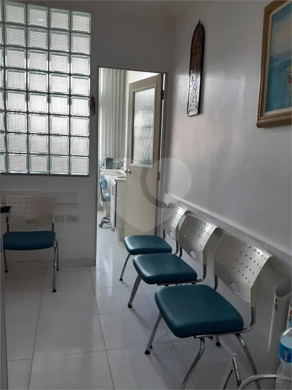 Sala com consultório odontológico à venda na Liberdade