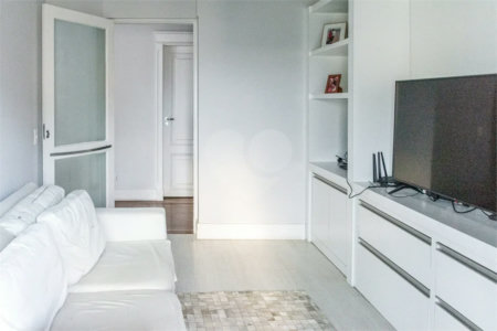 VILA NOVA CONCEIÇÃO - 216 M² - 4 VAGAS