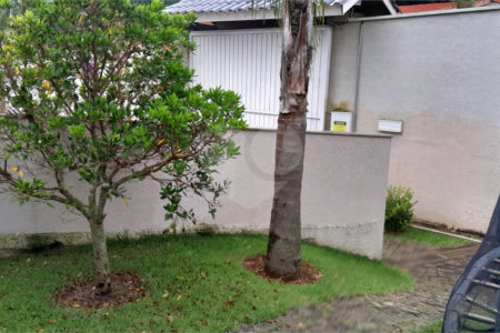 Chácara em Área Rural de Piracaia, com casa principal + 4 kitnets alugadas, excelente localização