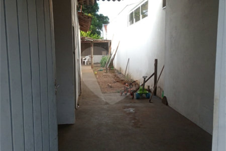Casa térrea para venda, com 2 dormitórios.