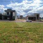 Lote à Venda em São Carlos, no Condomínio Villeneuve I