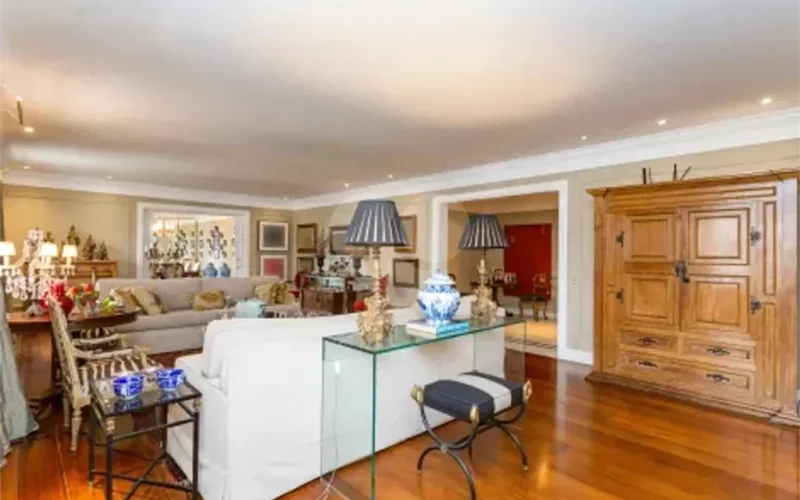 Apartamento - Itaim Bibi - 4 Dormitórios sendo 3 Suítes - 400m².