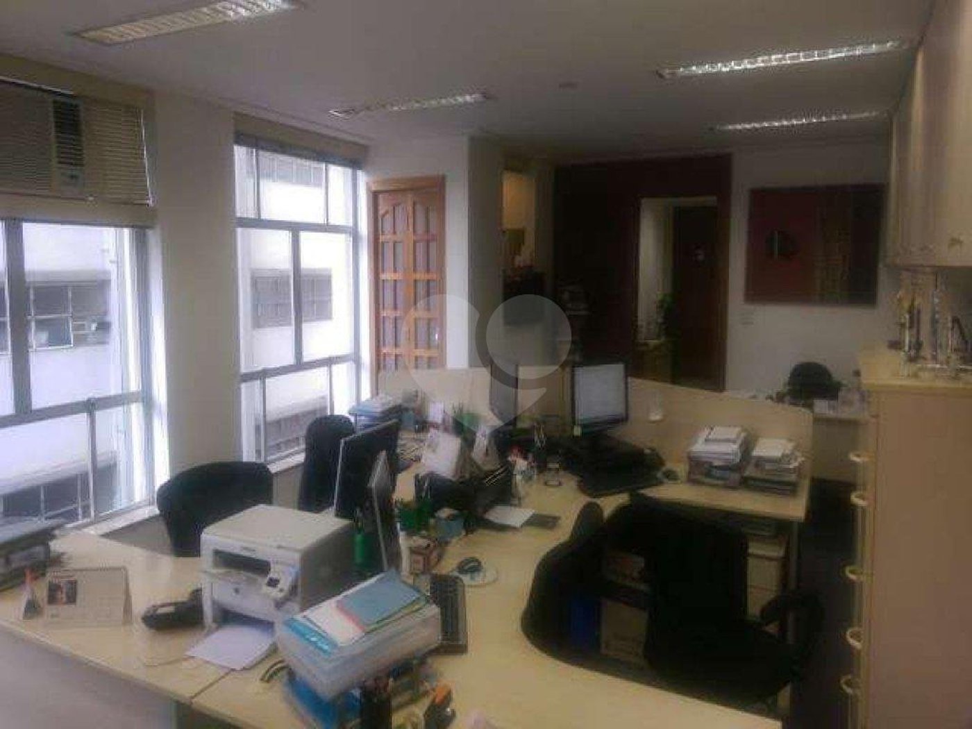 Conjunto comercial, 120 m2, 2 vagas, prédio 24h, vende ou aluga