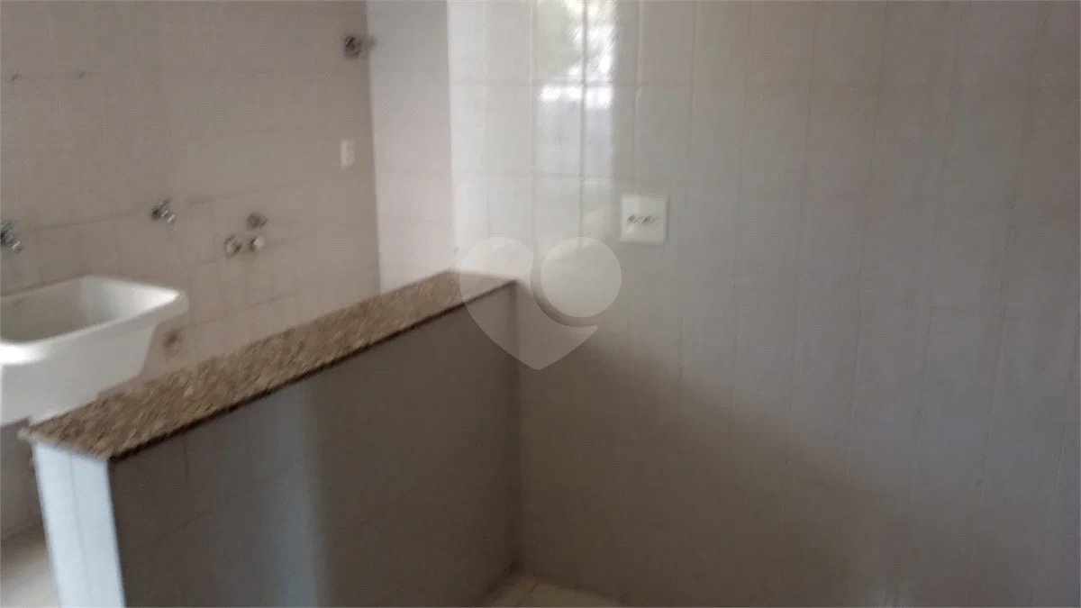 Sobrado amplo com 3 dormitorios e area de lazer a venda