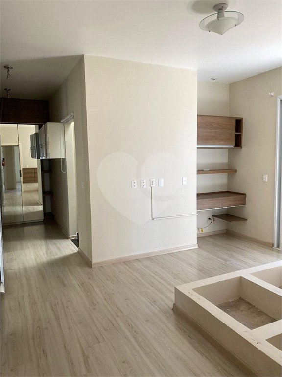 Casa à Venda de 4 dormitórios suítes em São Carlos, no Condomínio Damha I