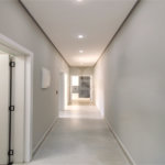 Indaiatuba- Jardim Bom Sucesso - Venda: R$ 765.000,00 - Área total: 150m² Área construída: 115m² - 3 dormitórios sendo 1 suíte com armário planejado; Cozinha integrada; Sala para dois ambientes; Banheiros com box gabinetes e espelhos; Área gourmet com churrasqueira a carvão e móveis planejados;